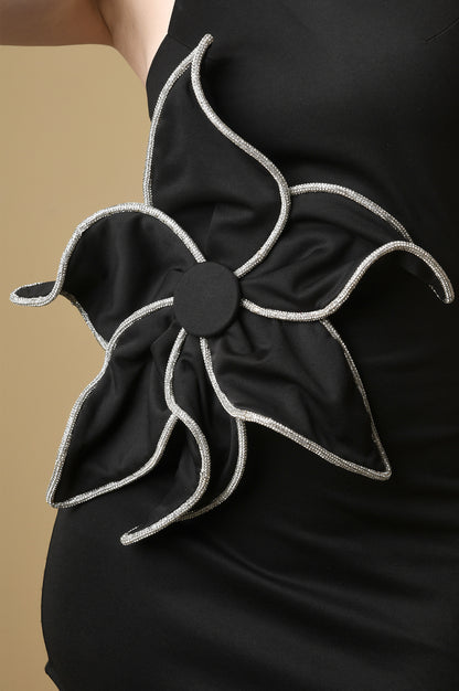 Black Daisy - Luxurious Halter Neck Dress